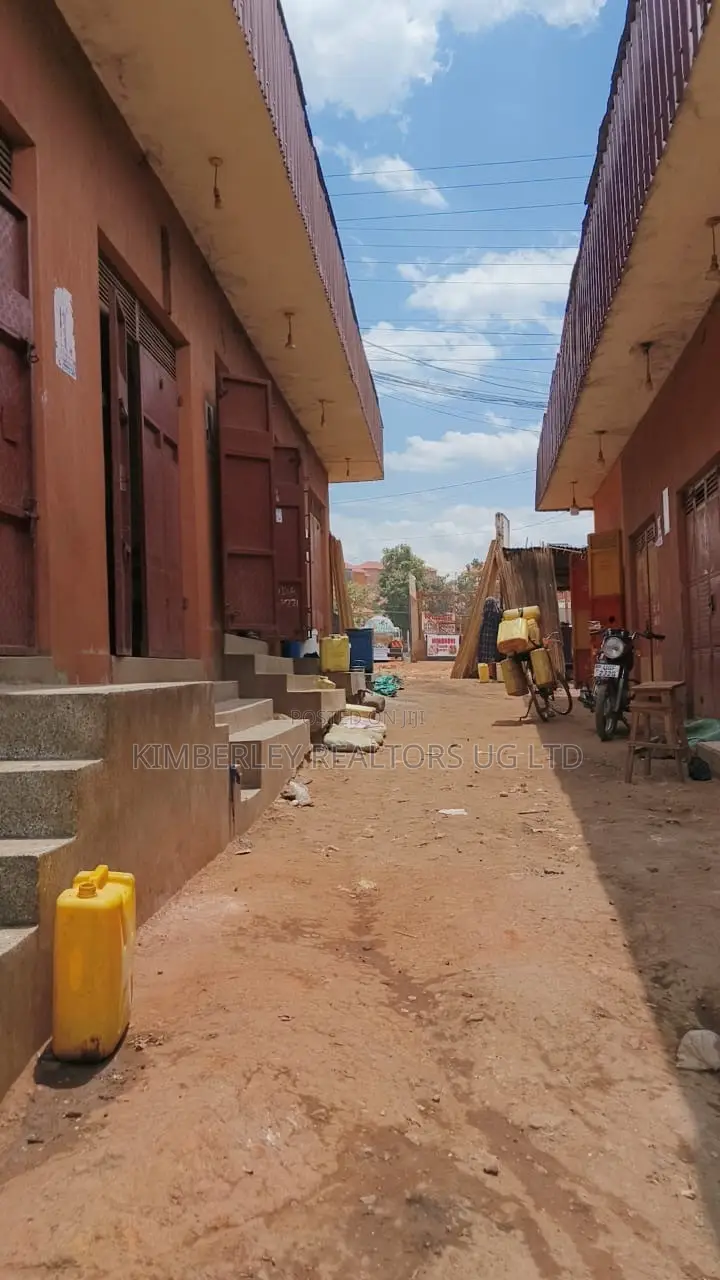 🔥🔥 14 Shops for Sale in Bombo Road, Kawempe! 🔥🔥 in Kawempe