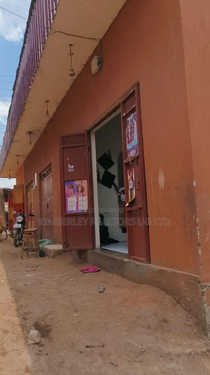🔥🔥 14 Shops for Sale in Bombo Road, Kawempe! 🔥🔥 in Kawempe