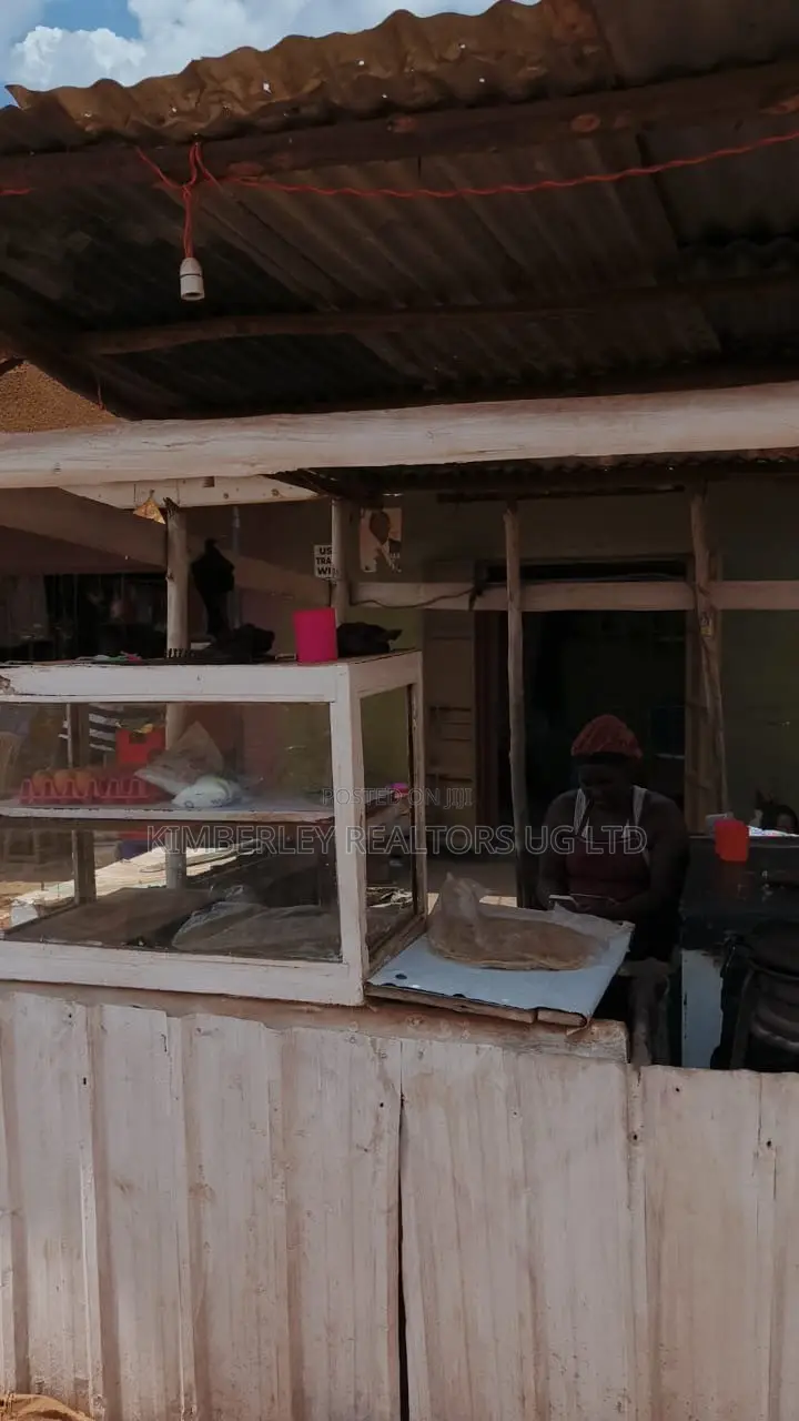 🔥🔥 14 Shops for Sale in Bombo Road, Kawempe! 🔥🔥 in Kawempe