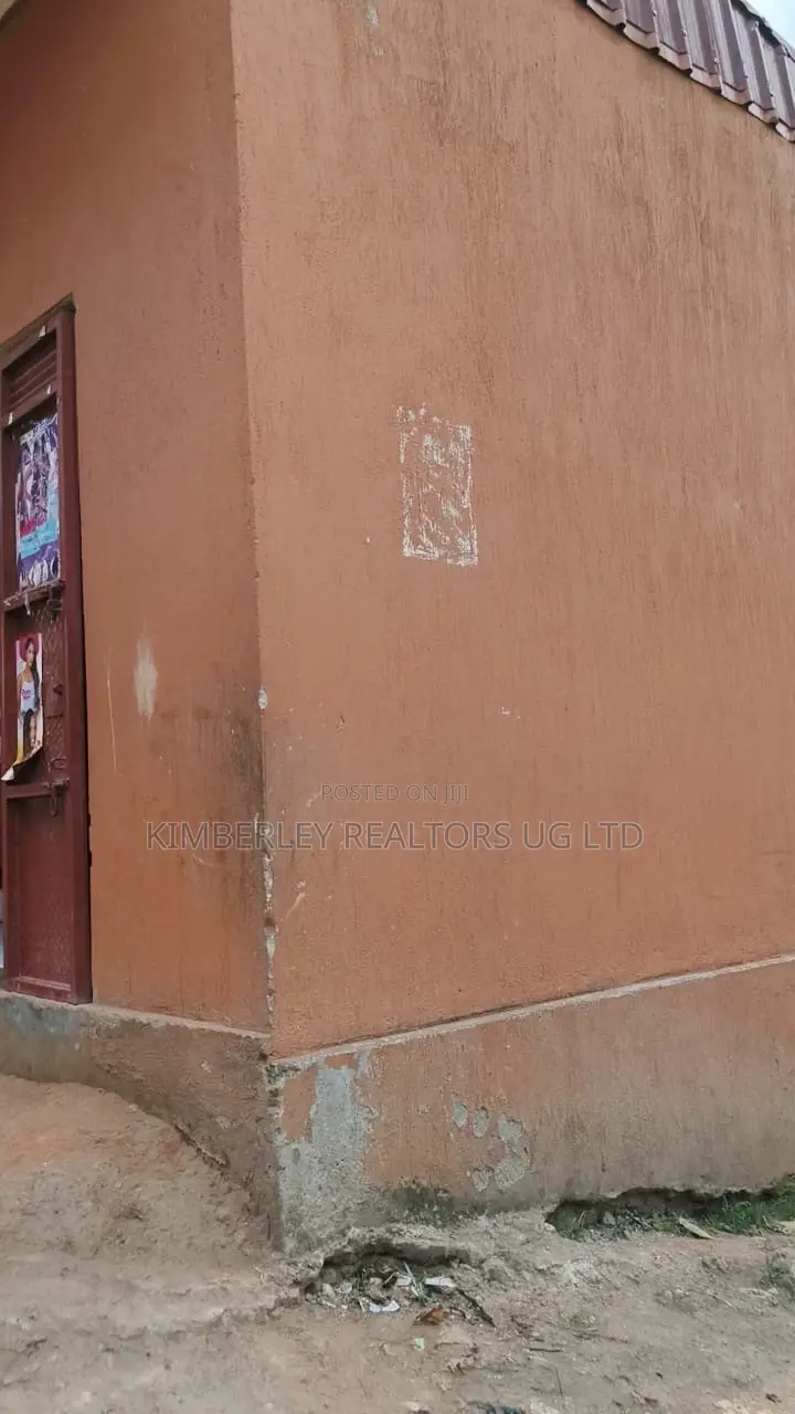 🔥🔥 14 Shops for Sale in Bombo Road, Kawempe! 🔥🔥 in Kawempe