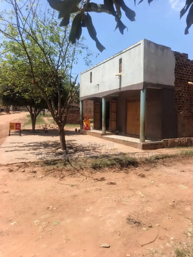 ๐ฅ๐ฅ Commercial Property for Sale in Wakiso Namuseera! ๐ฅ๐ฅ in Division A