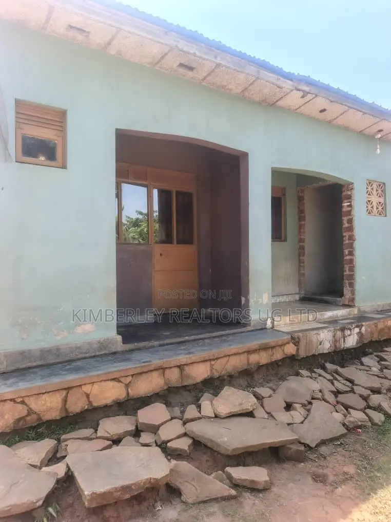 ๐ฅ๐ฅ Commercial Property for Sale in Wakiso Namuseera! ๐ฅ๐ฅ in Division A