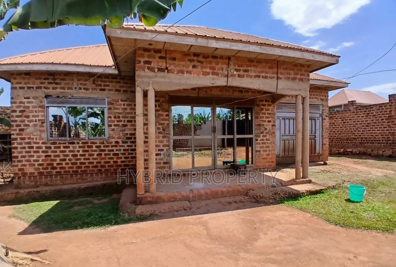 3bdrm House in Namusera~Kakunyu for sale in Wakiso / Wakiso