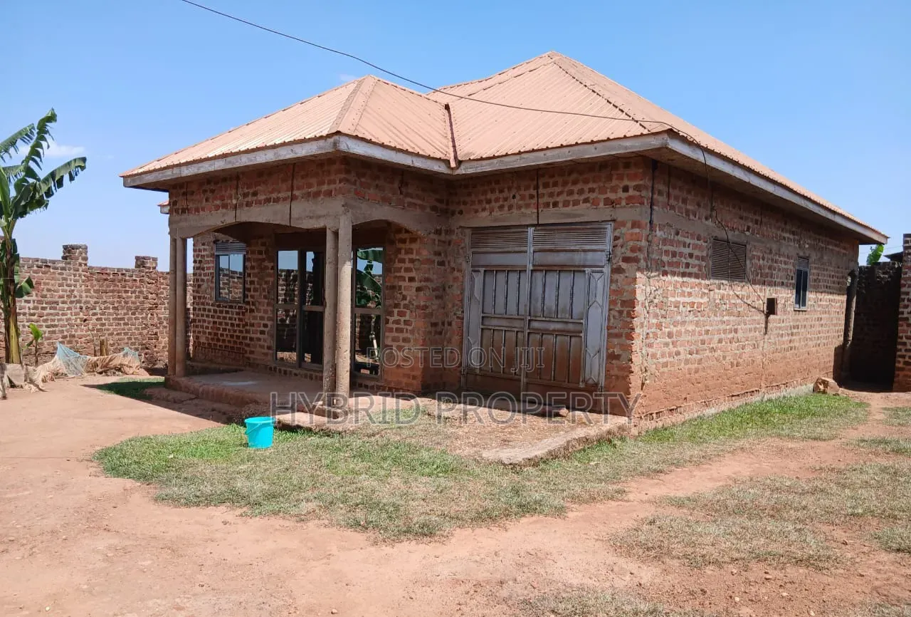 3bdrm House in Namusera~Kakunyu for sale in Wakiso / Wakiso
