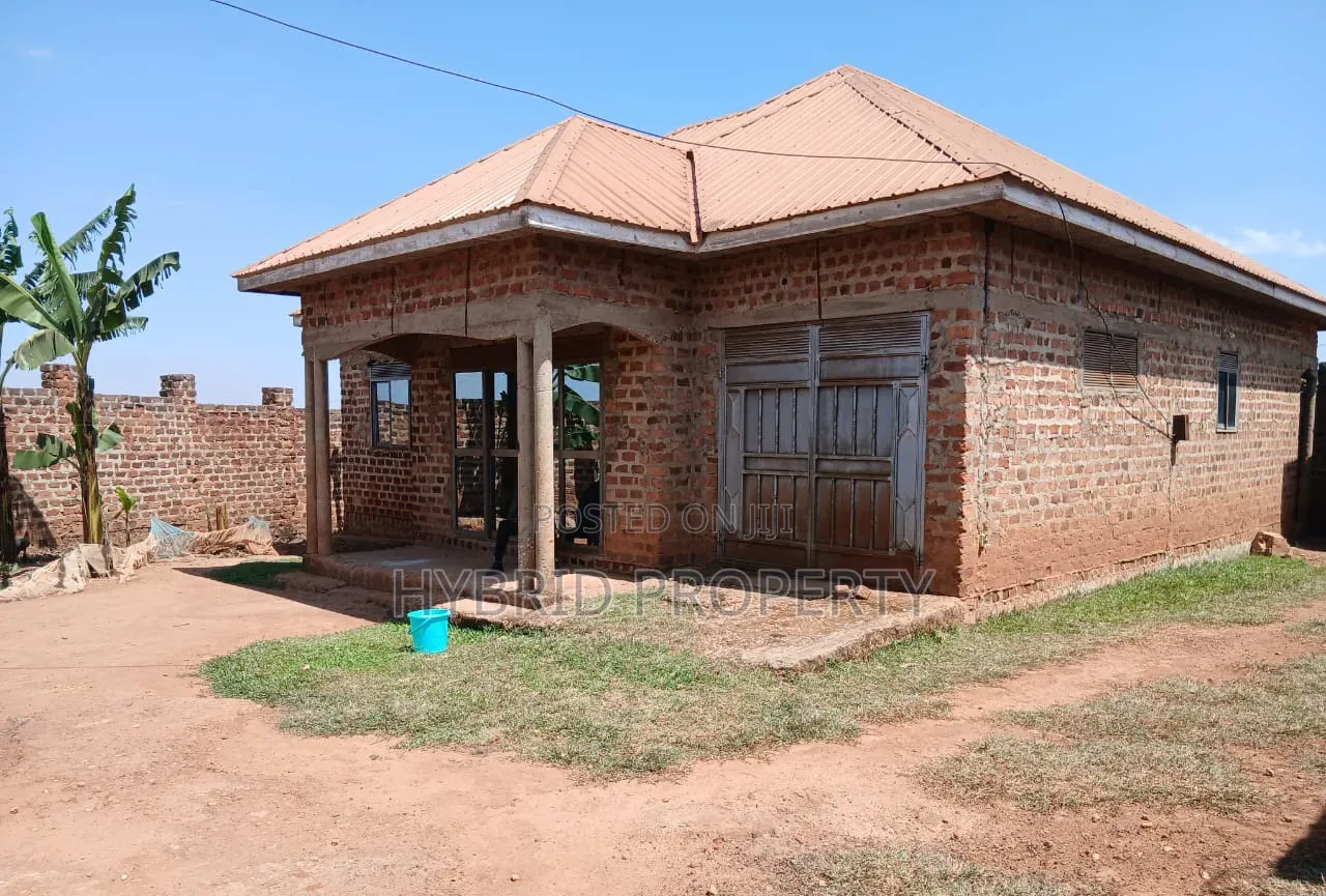 3bdrm House in Namusera~Kakunyu for sale in Wakiso / Wakiso