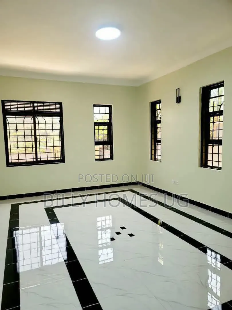 3bdrm Bungalow in Ssisa for sale in Ssisa