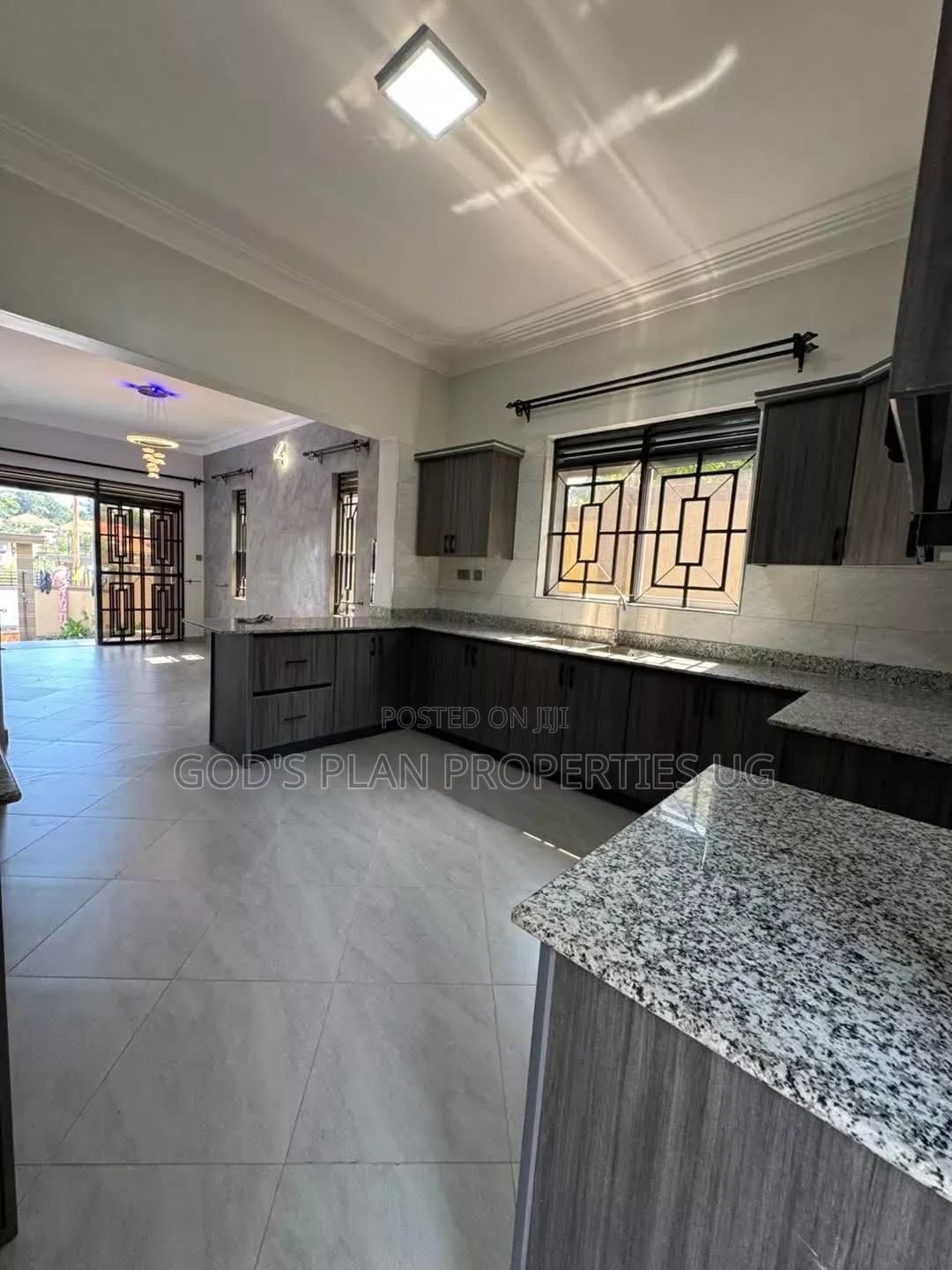 3bdrm Apartment in Mbuya Bugolobi, Central Division for rent in Central Division