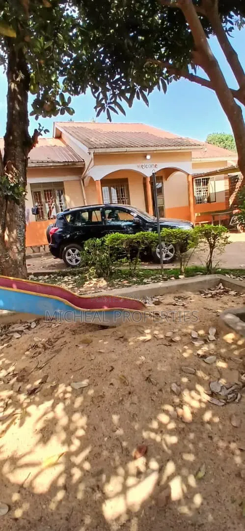 3bdrm House in Mpelerwe Town 200M, Kawempe for sale in Kawempe