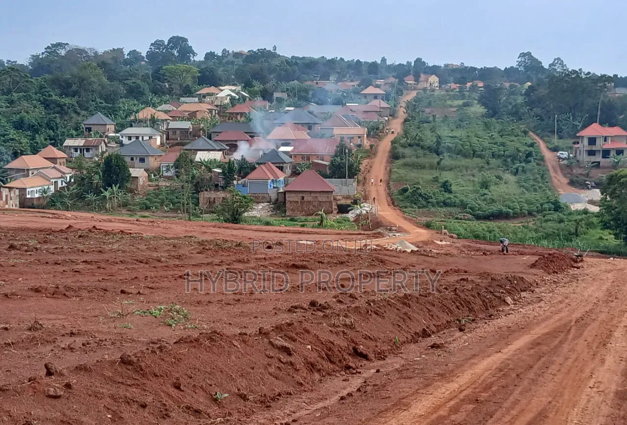 Prime Plots for Sale at Gayaza~Busukuma Modern View Estate~Gayaza Rd. in Busukuma