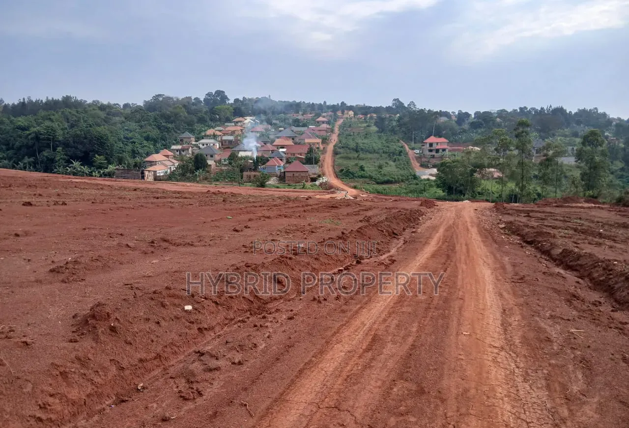 Prime Plots for Sale at Gayaza~Busukuma Modern View Estate~Gayaza Rd. in Busukuma