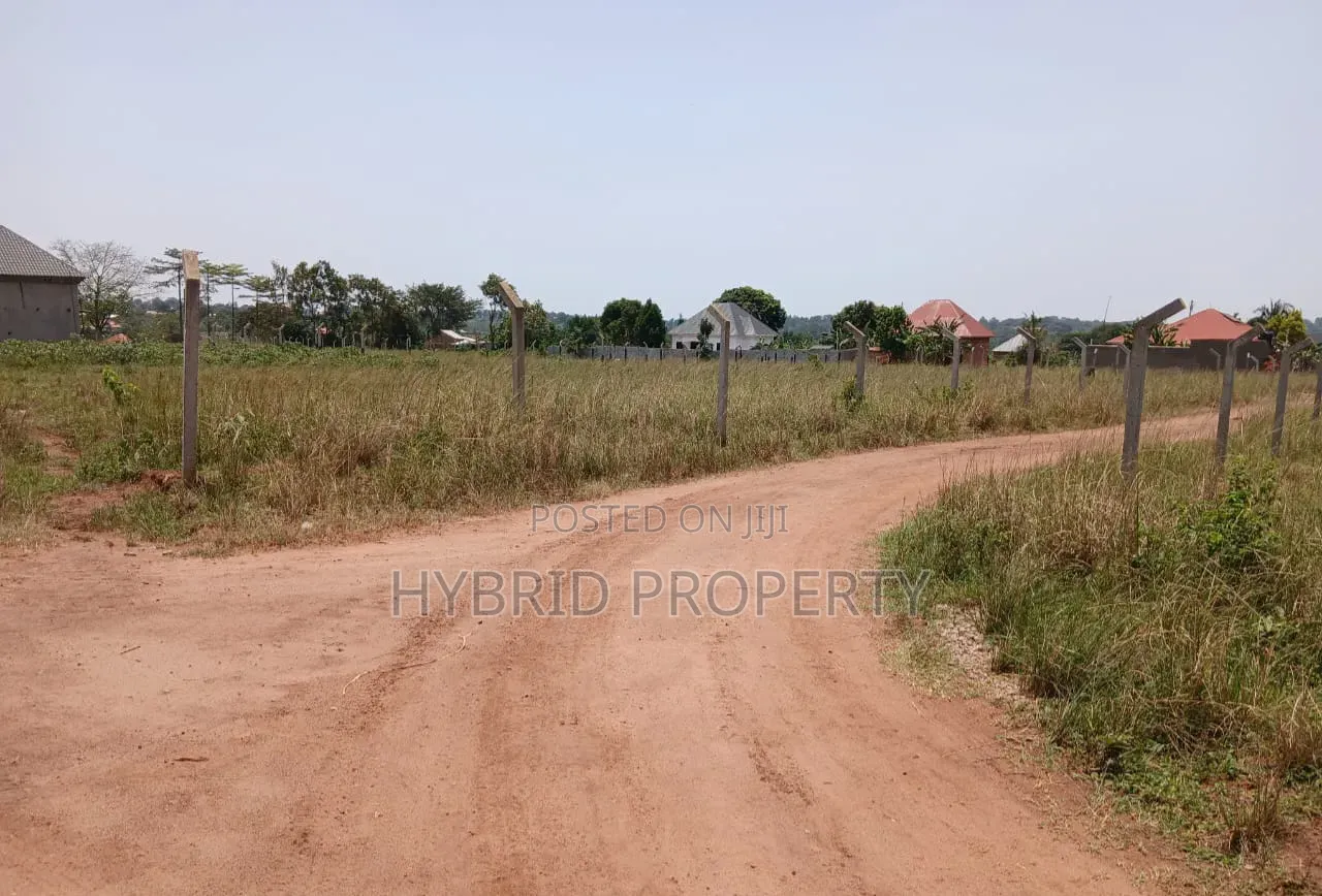 Prime Plots for Sale at Busiika~Wabikokoma Modern Estate~Gayaza Road. in Kalagala
