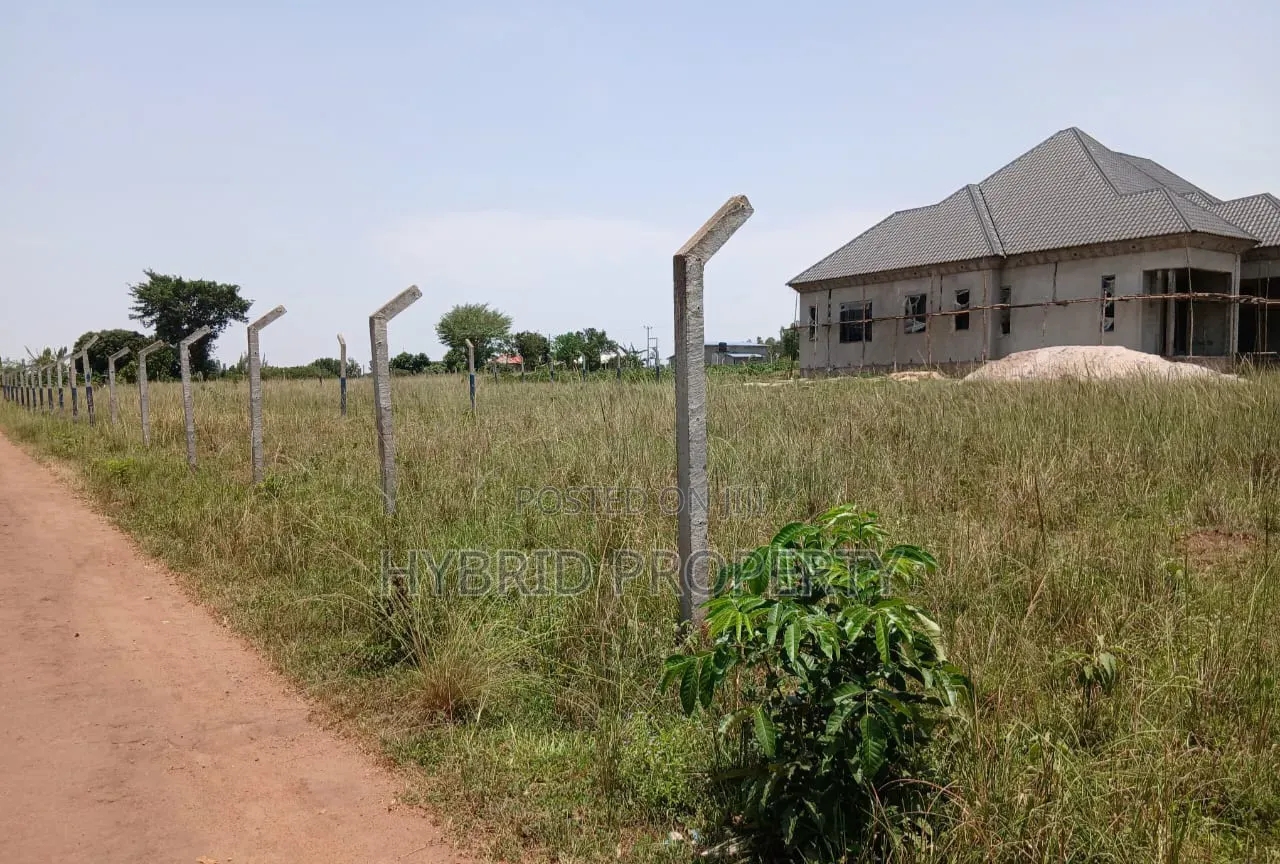 Prime Plots for Sale at Busiika~Wabikokoma Modern Estate~Gayaza Road. in Kalagala