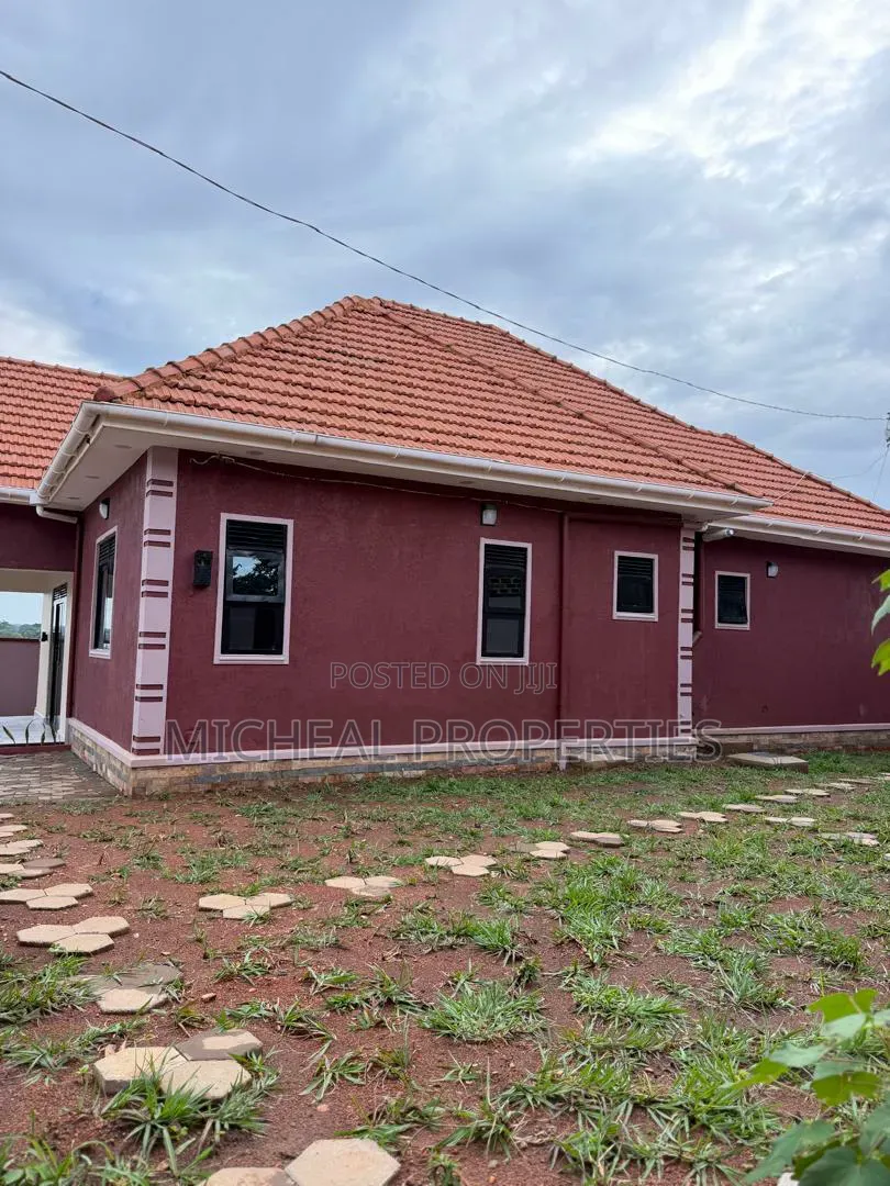 3bdrm House in Kira Nabusugwe Nsasa, Kawempe for sale in Kawempe