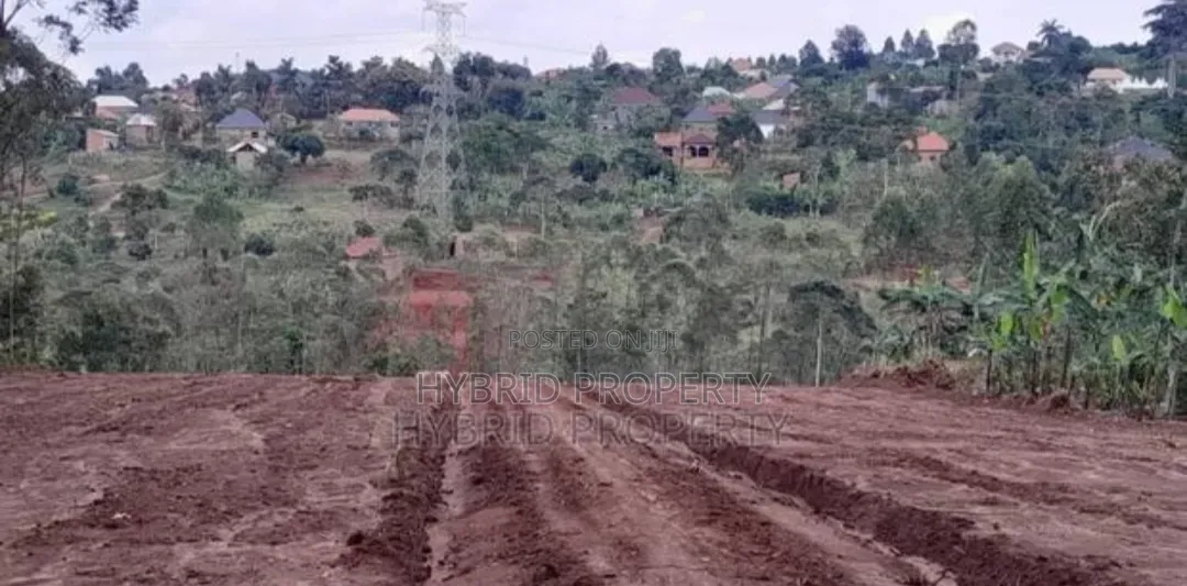 Prime Plots for Sale at Mpigi~Kubikondo Estate~Masaka Road. in Mpigi TC