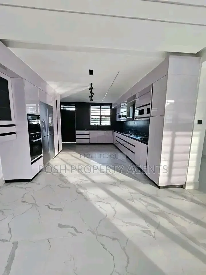4bdrm Duplex in Lubowa, Central Division for rent in Central Division