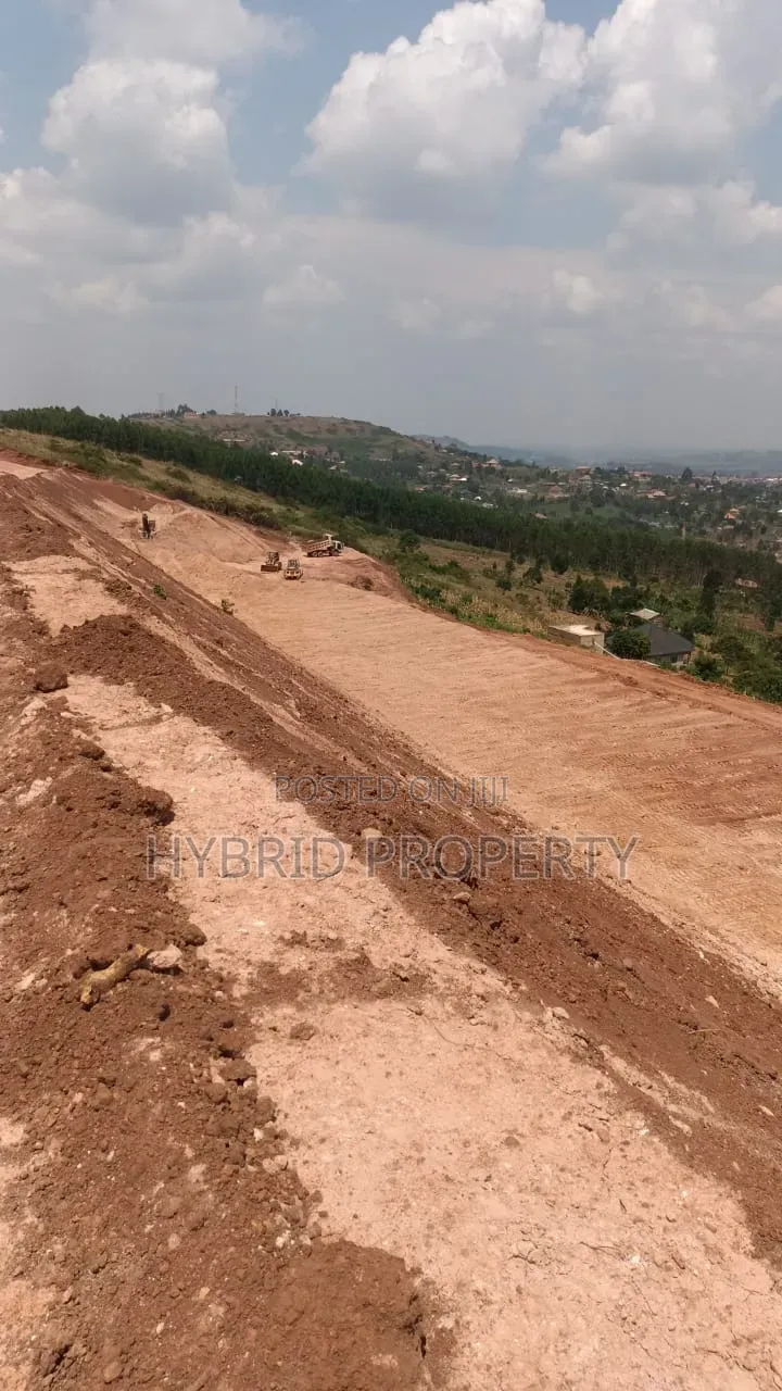 40Acres of Land for Sale at Katende Hill View Along Masaka Road. in Kiringente