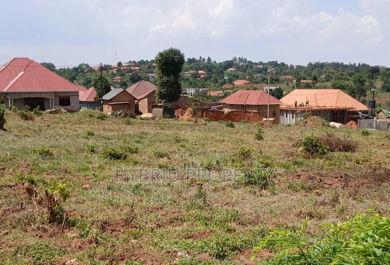 Prime Plots for Sale at Namusera~Kakunyu Kulya Show Estate~Hoima Road in Wakiso / Wakiso