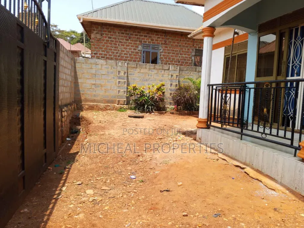 3bdrm House in Kitemu Masaka Rd At, Kawempe for sale in Kawempe