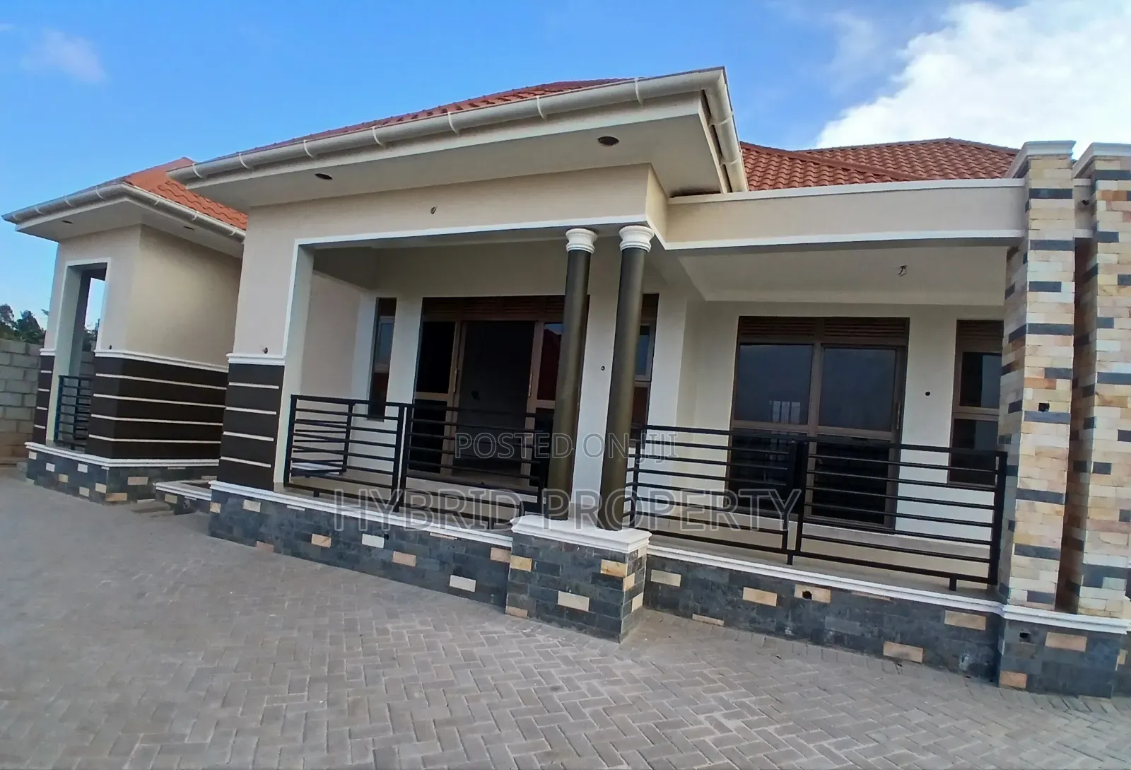 4bdrm Apartment in Wakiso Town Along for sale in Wakiso / Wakiso