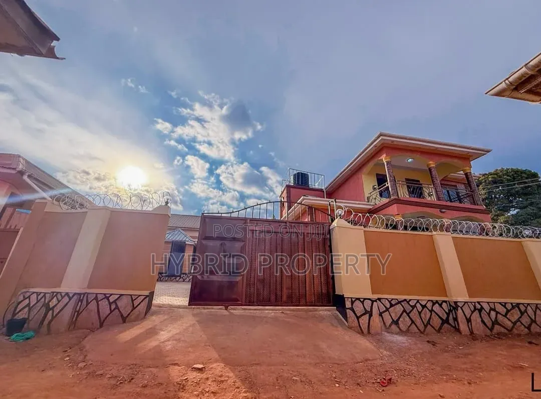 3bdrm Penthouse in Nansana Along Hoima for rent in Wakiso / Wakiso