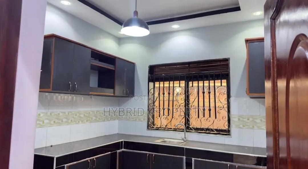 3bdrm Penthouse in Nansana Along Hoima for rent in Wakiso / Wakiso