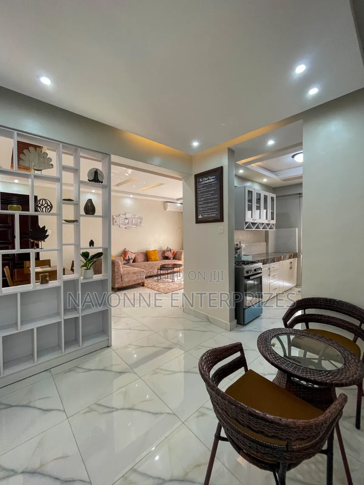 Elegant 2-Bedroom Airbnb Suite With Full Kitchen, Pool Gym in Central Division