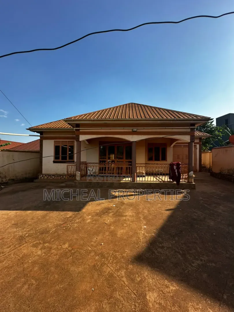 3bdrm House in Gayaza Town At 155M, Kawempe for sale in Kawempe