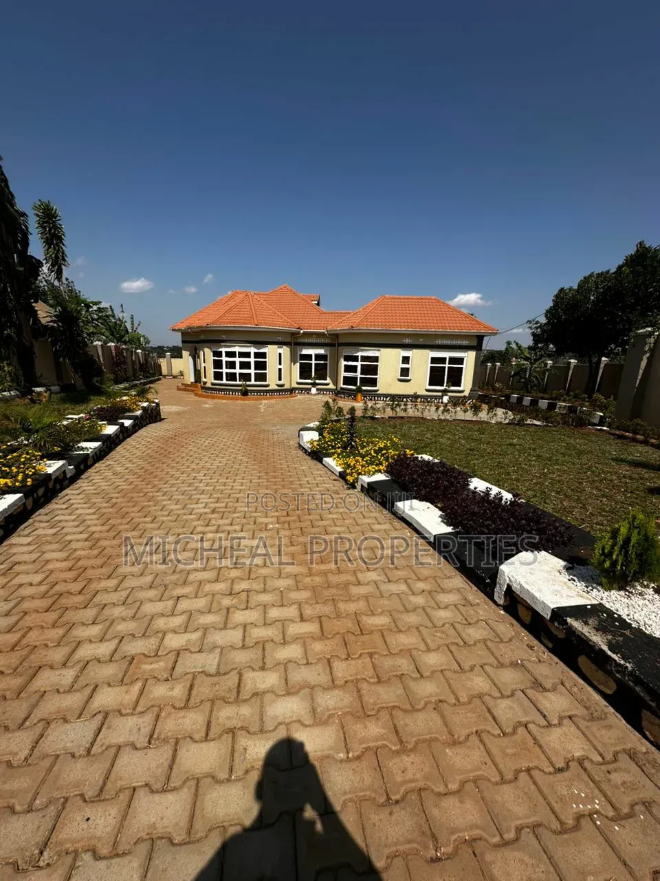 5bdrm House in Kasangati Kira Rd At, Kawempe for sale in Kawempe