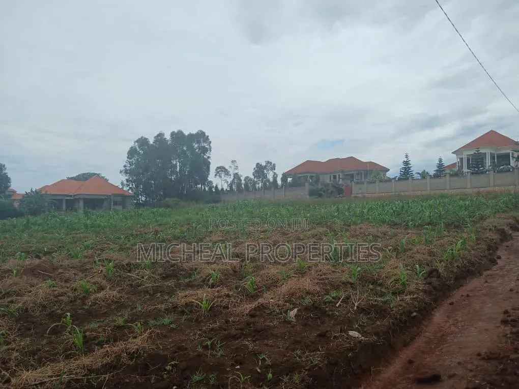 Plot for Sell Location Gayaza Dundu at 28m in Kawempe