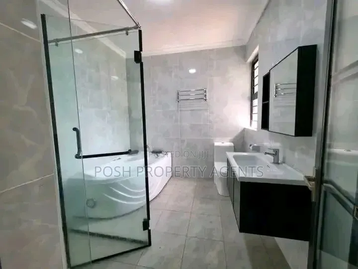 5bdrm Duplex in Munyonyo, Central Division for rent in Central Division