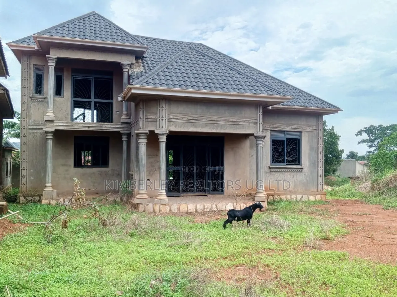5-Bedroom House for Quick Sale – Kasangati Buwambo in Division A