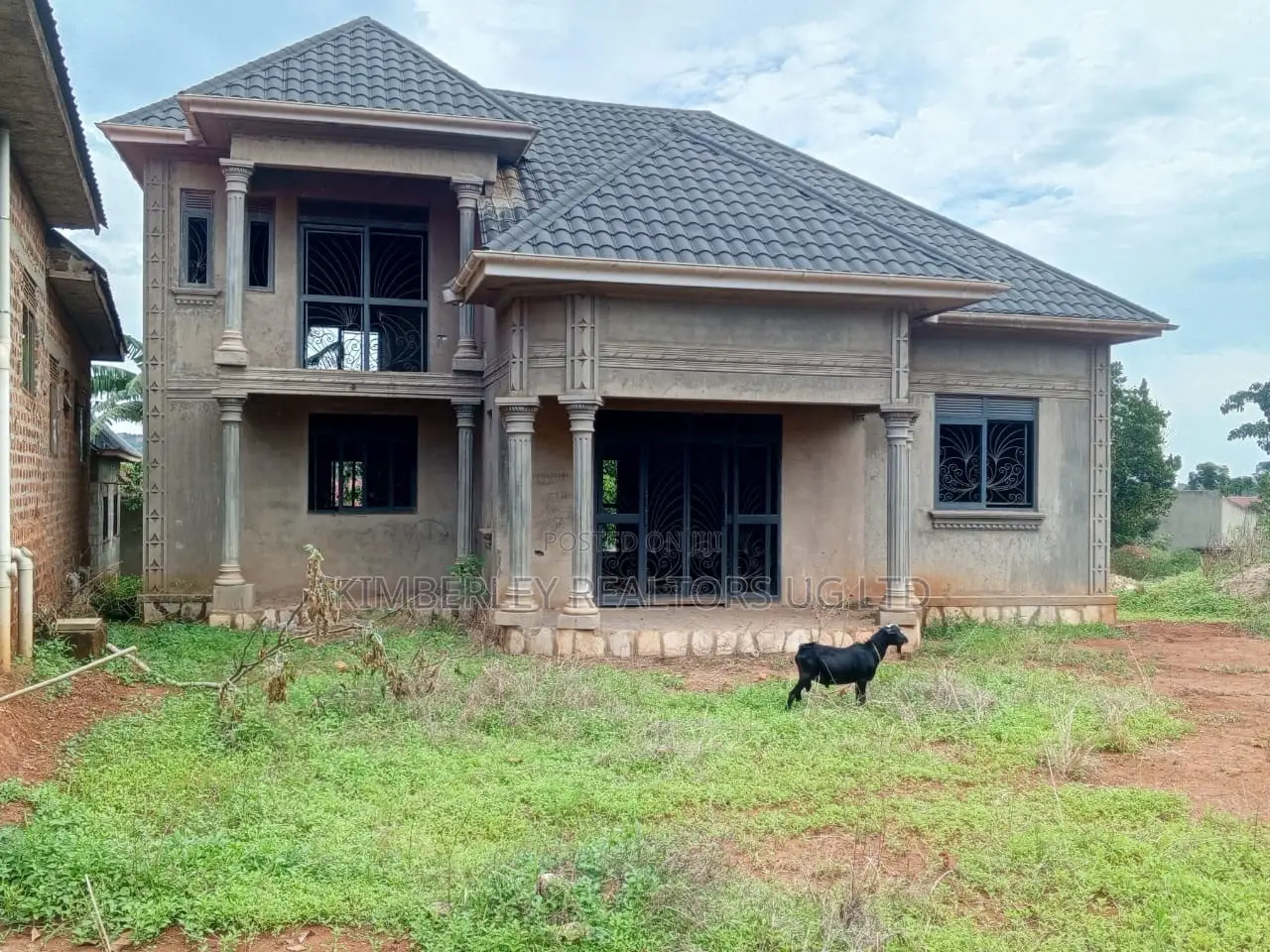 5-Bedroom House for Quick Sale – Kasangati Buwambo in Division A