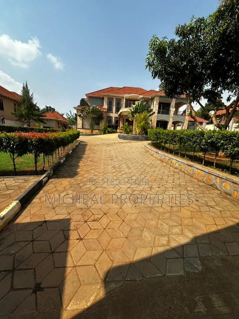 7bdrm House in Kira Nakwero 1.5B, Wakiso / Wakiso for sale in Wakiso / Wakiso