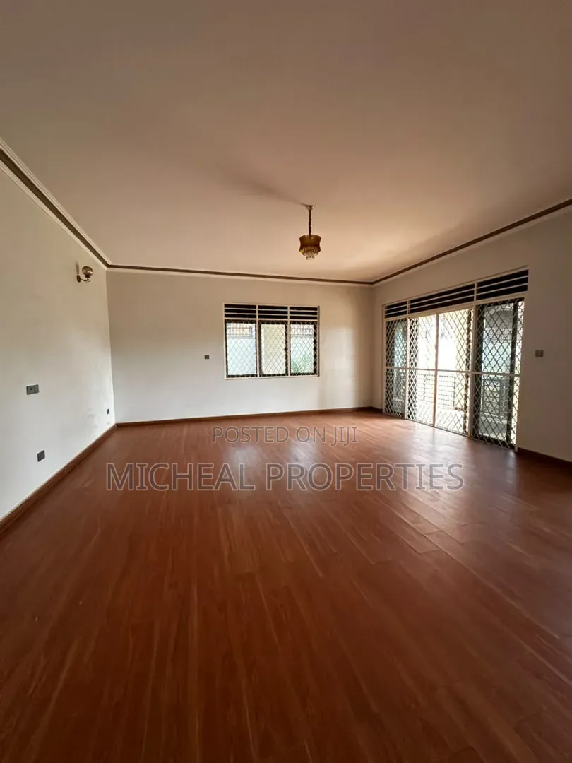 7bdrm House in Kira Nakwero 1.5B, Wakiso / Wakiso for sale in Wakiso / Wakiso