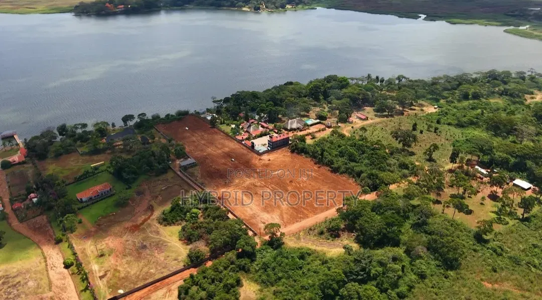 Prime Plots for Sale at Bwerenga~Bugiri Lake Touch Exotic Land Estate. in Katabi