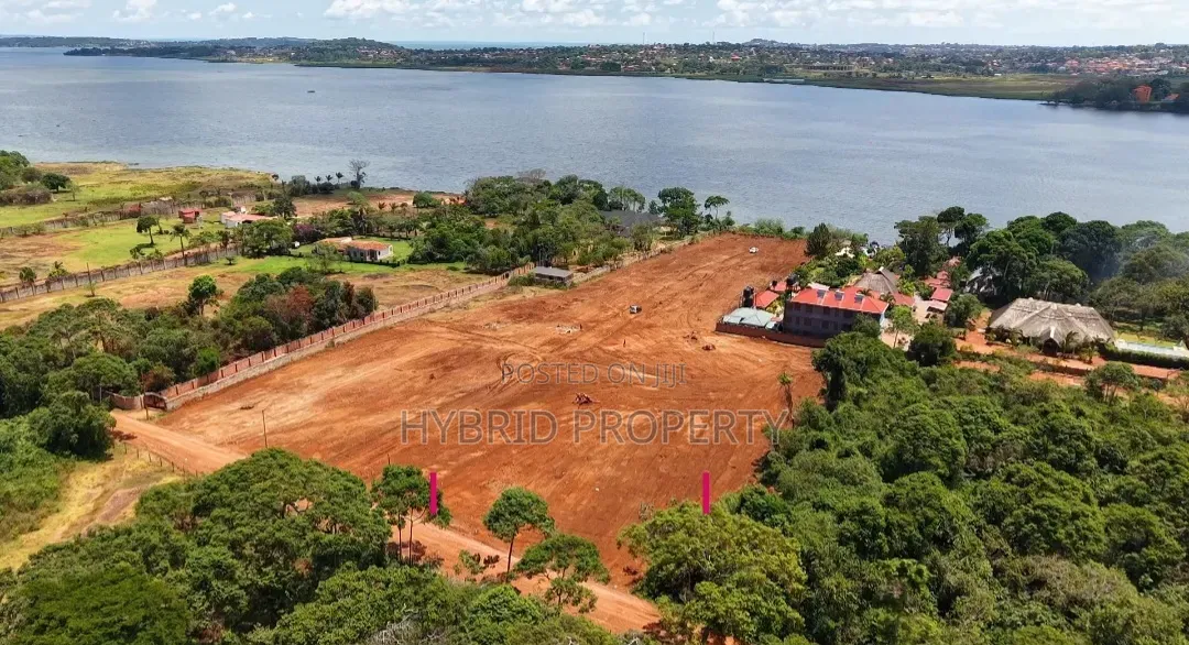 Prime Plots for Sale at Bwerenga~Bugiri Lake Touch Exotic Land Estate. in Katabi