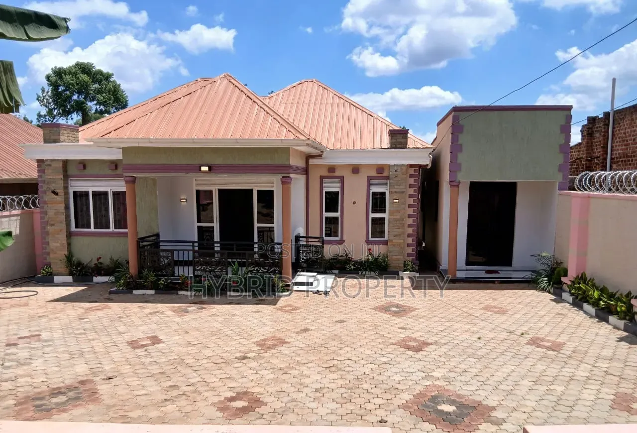 3bdrm House in Wakiso~Kayunga Along for sale in Wakiso / Wakiso
