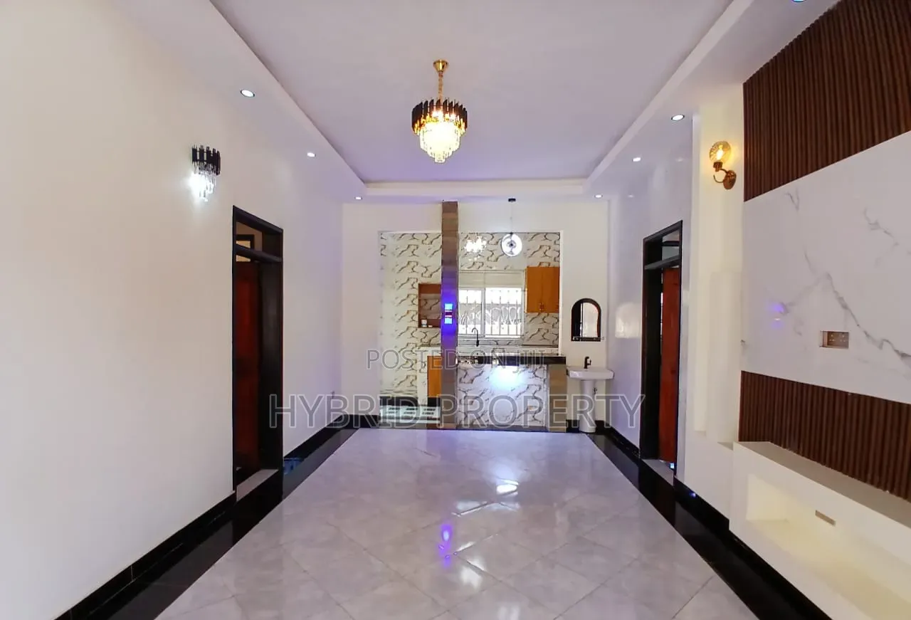 3bdrm House in Wakiso~Kayunga Along for sale in Wakiso / Wakiso