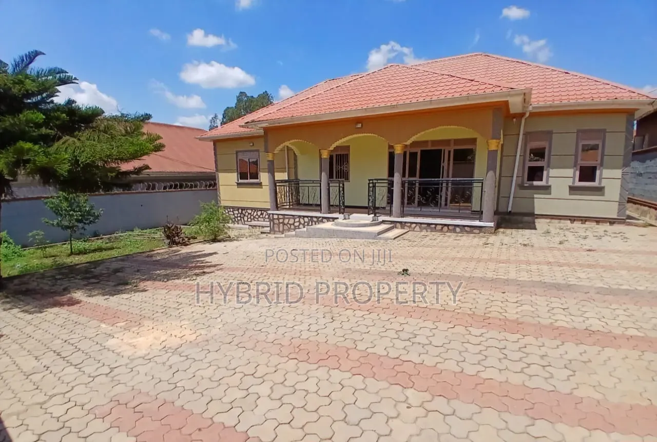 5bdrm House in Wakiso~Kayunga Town for sale in Wakiso / Wakiso