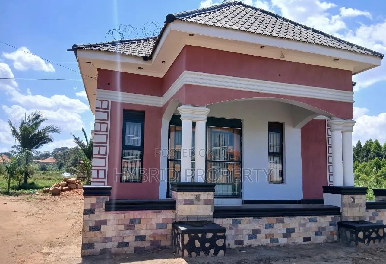 2bdrm House in Nansana Along for sale in Wakiso / Wakiso