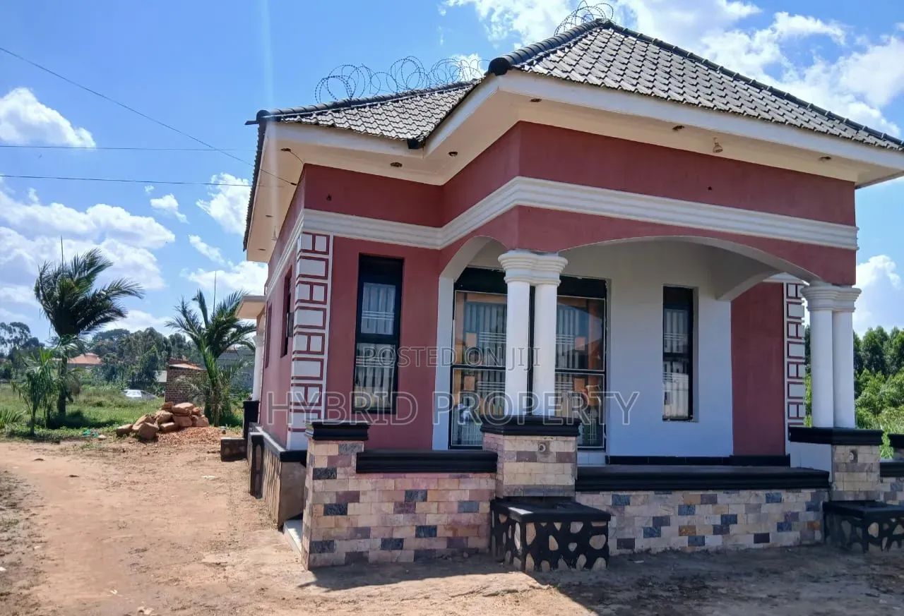 2bdrm House in Nansana Along for sale in Wakiso / Wakiso