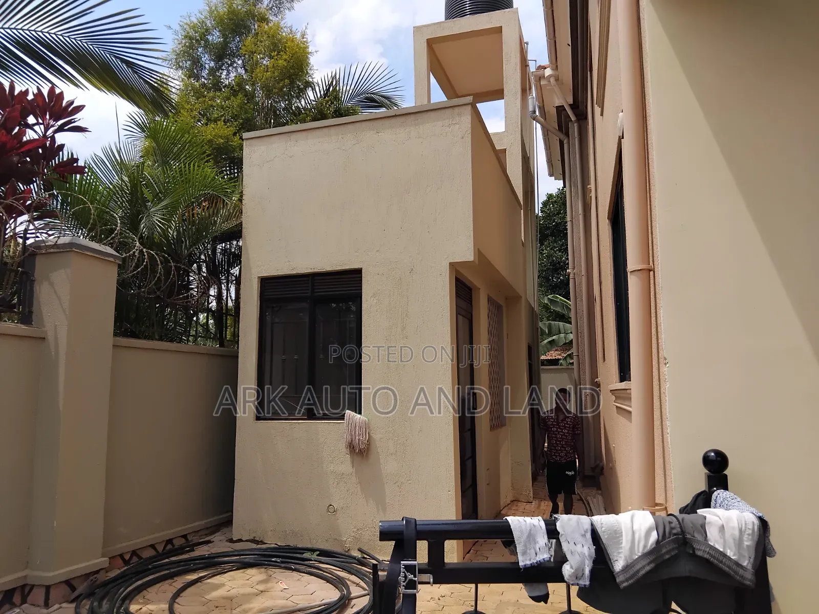 6bdrm House in Valley Drive, Kira for sale in Kira