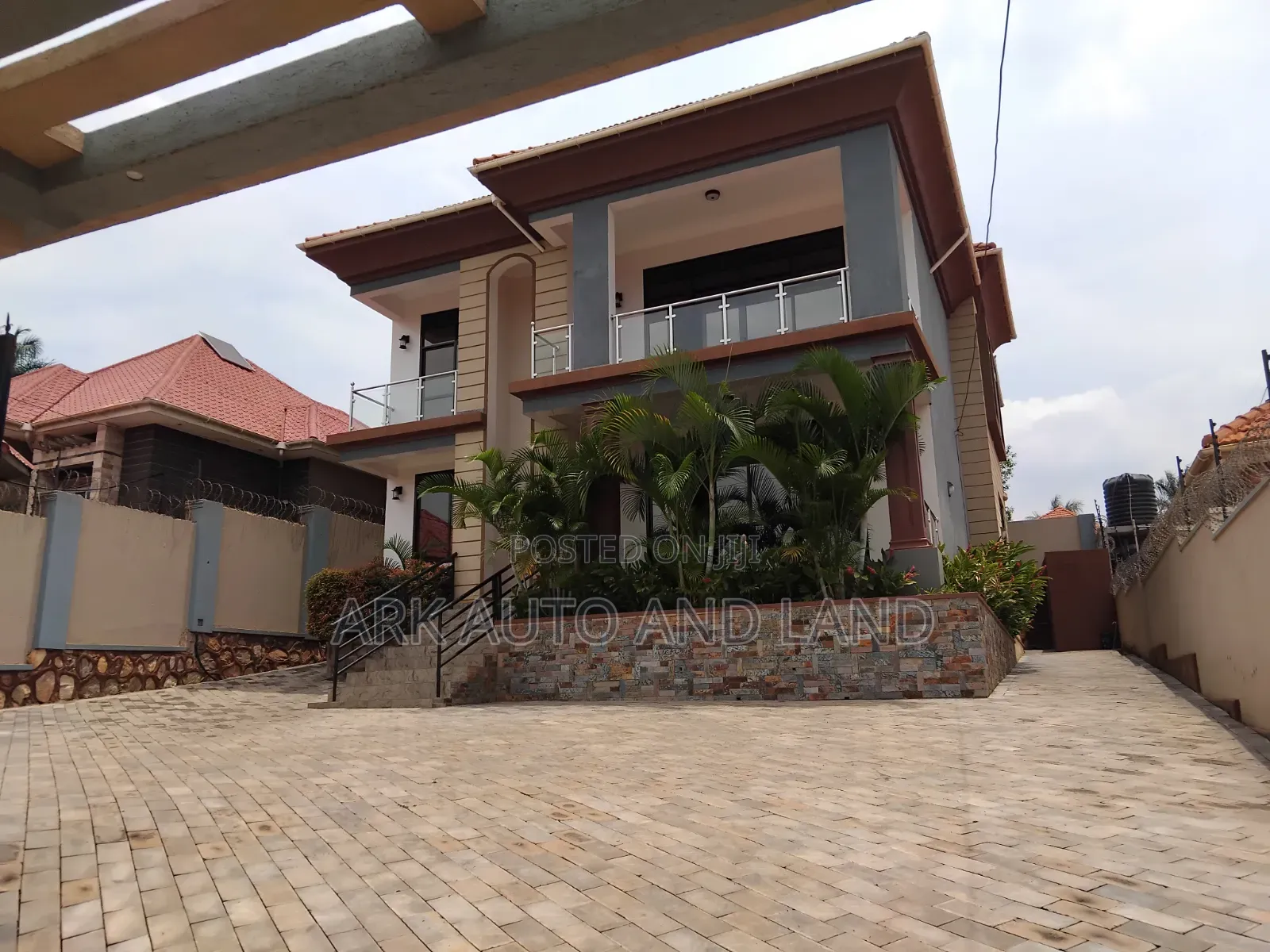 5bdrm House in Kira for sale in Kira