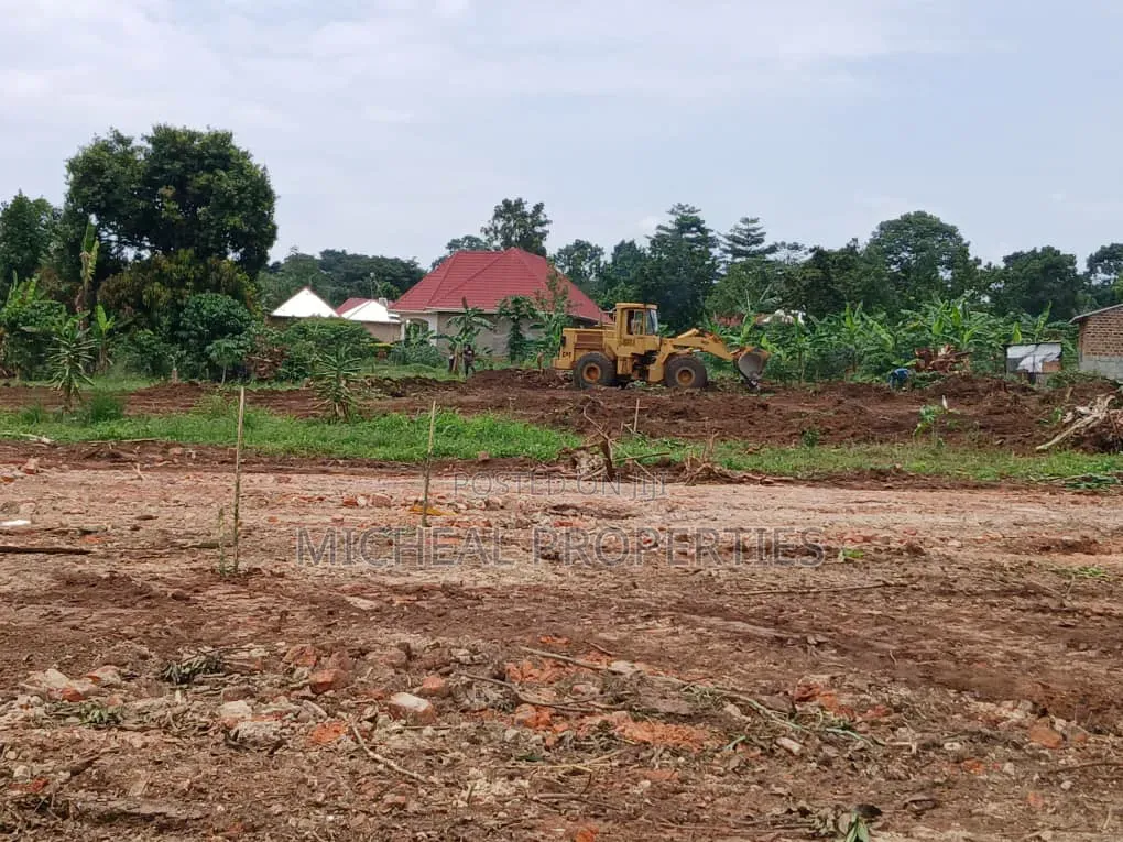 Plot for Sell Nampunge Hoima Rd 16m in Wakiso / Wakiso