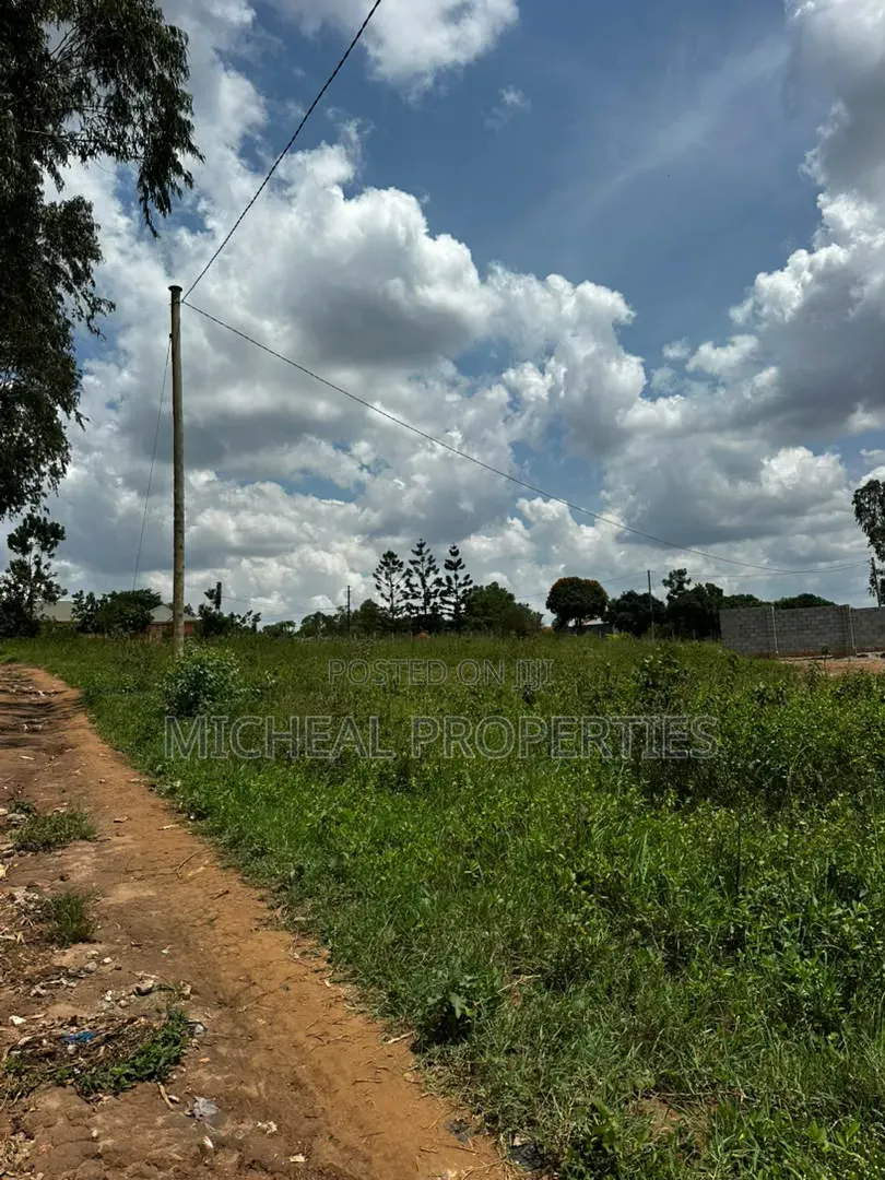 Plot for Sell Gayaza Kiwenda at 22m With Land Titles in Wakiso / Wakiso