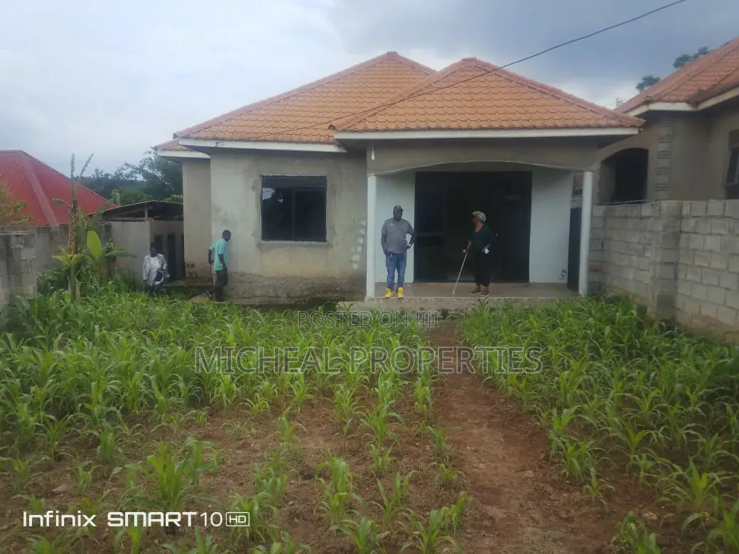 3bdrm House in Kasangati Matuga Rd, Wakiso / Wakiso for sale in Wakiso / Wakiso