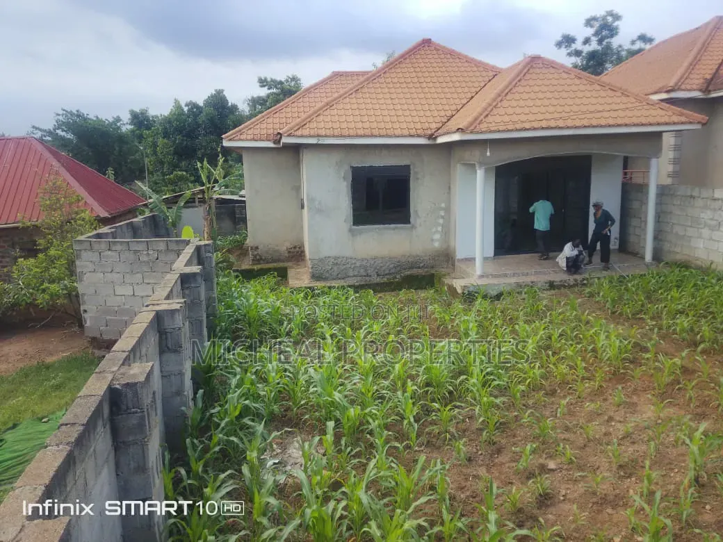 3bdrm House in Kasangati Matuga Rd, Wakiso / Wakiso for sale in Wakiso / Wakiso