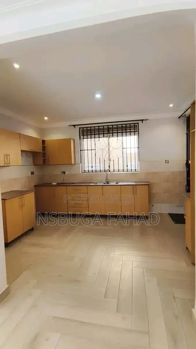 3bdrm House in Kisaasi Ntinda Road, Central Division for rent in Central Division