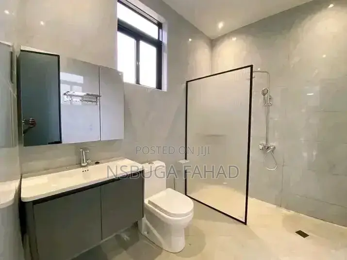 2bdrm House in Kisaasi Bukoto Road, Central Division for rent in Central Division