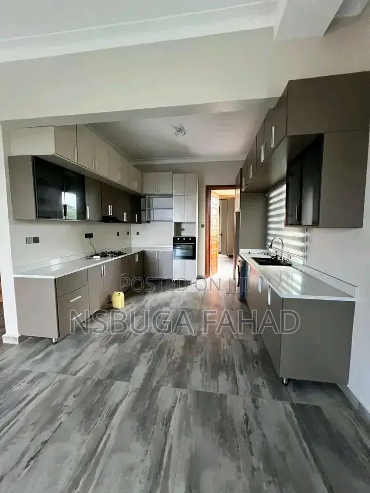 2bdrm House in Kisaasi, Central Division for rent in Central Division